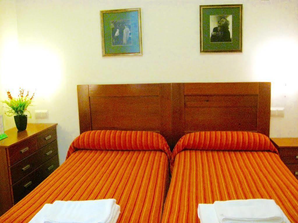 Hostal Tirso Plaza 마드리드 외부 사진